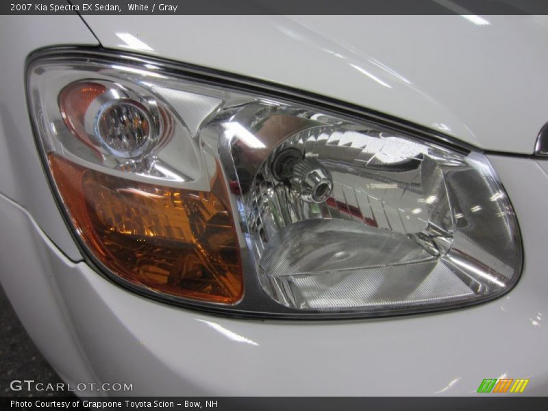 White / Gray 2007 Kia Spectra EX Sedan