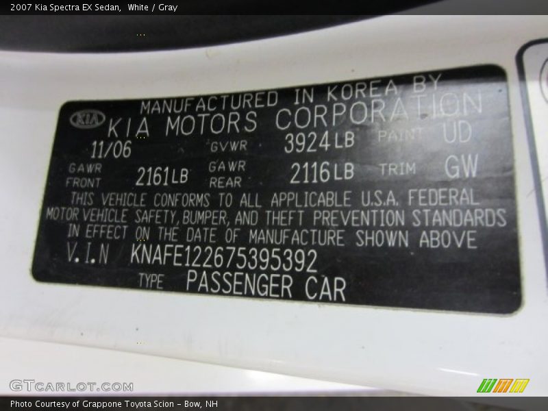 White / Gray 2007 Kia Spectra EX Sedan