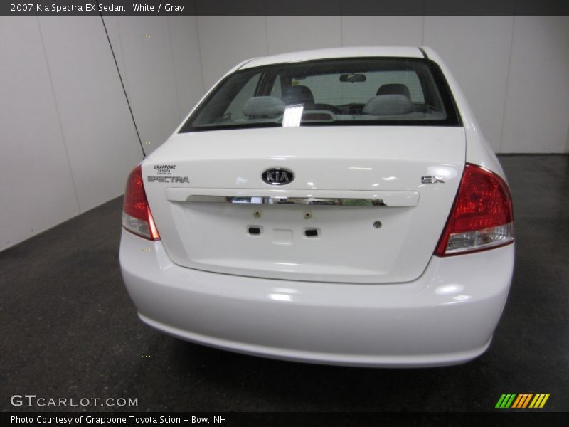 White / Gray 2007 Kia Spectra EX Sedan