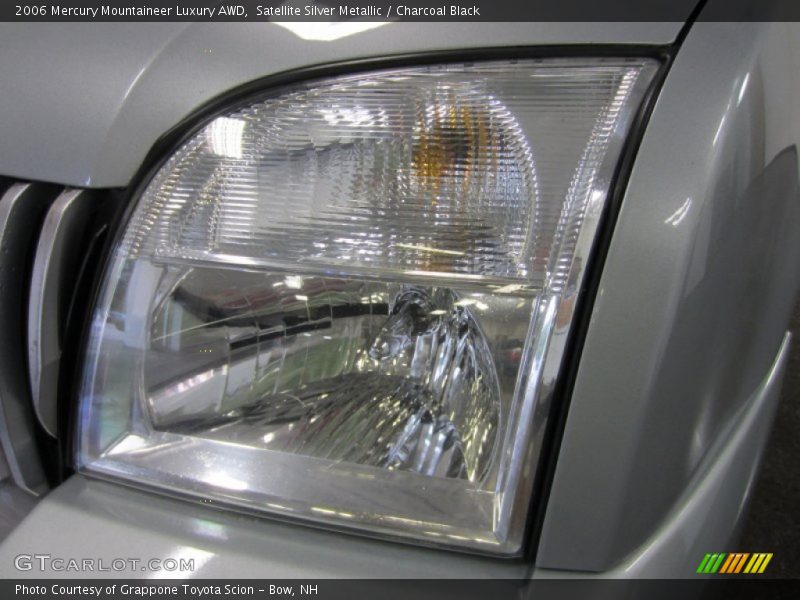 Satellite Silver Metallic / Charcoal Black 2006 Mercury Mountaineer Luxury AWD