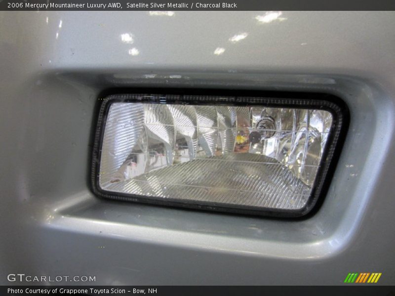 Satellite Silver Metallic / Charcoal Black 2006 Mercury Mountaineer Luxury AWD