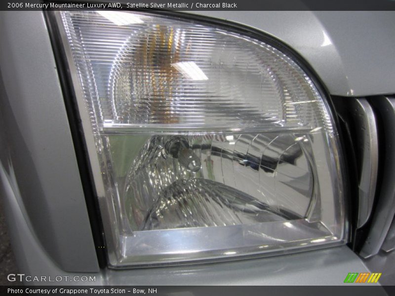 Satellite Silver Metallic / Charcoal Black 2006 Mercury Mountaineer Luxury AWD