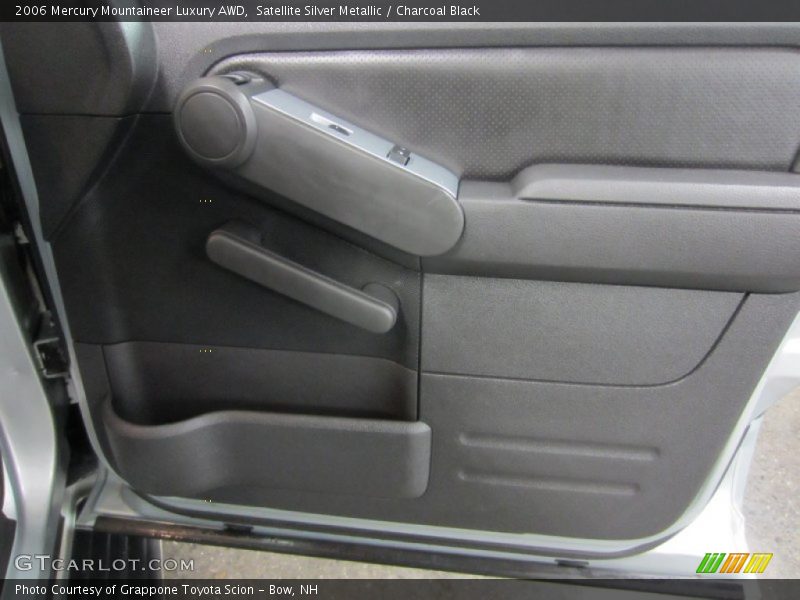 Satellite Silver Metallic / Charcoal Black 2006 Mercury Mountaineer Luxury AWD