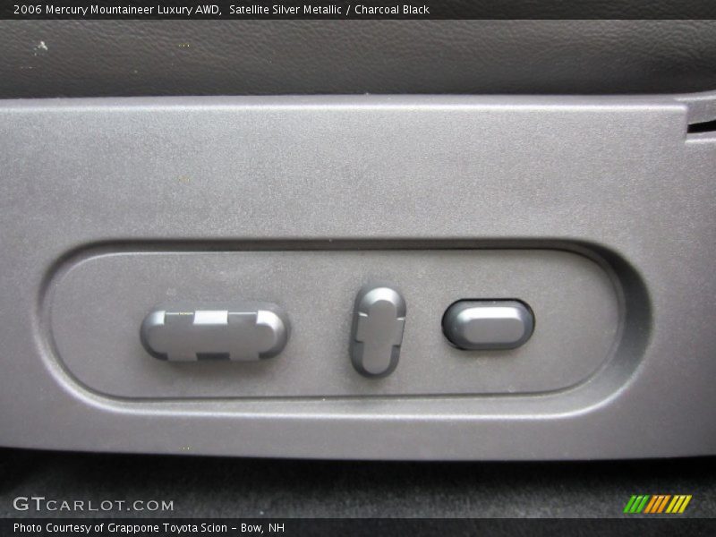 Satellite Silver Metallic / Charcoal Black 2006 Mercury Mountaineer Luxury AWD