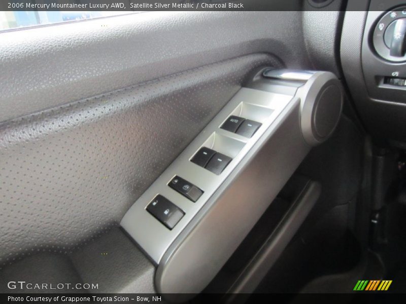 Satellite Silver Metallic / Charcoal Black 2006 Mercury Mountaineer Luxury AWD