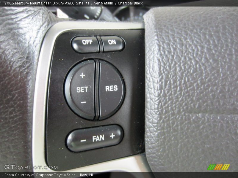 Satellite Silver Metallic / Charcoal Black 2006 Mercury Mountaineer Luxury AWD