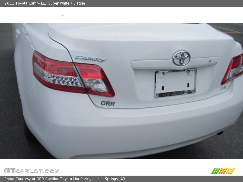 Super White / Bisque 2011 Toyota Camry LE