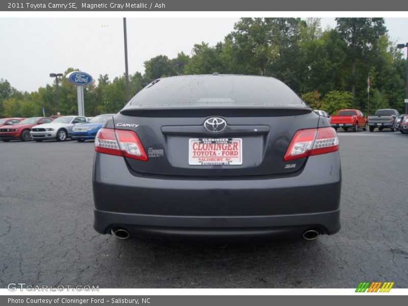 Magnetic Gray Metallic / Ash 2011 Toyota Camry SE