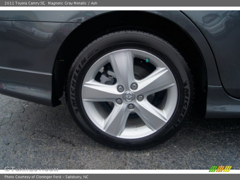 Magnetic Gray Metallic / Ash 2011 Toyota Camry SE
