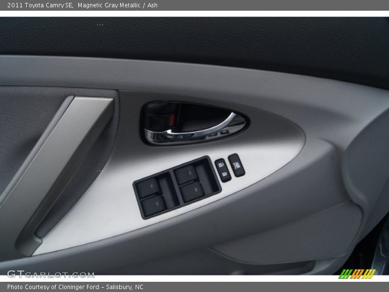 Magnetic Gray Metallic / Ash 2011 Toyota Camry SE