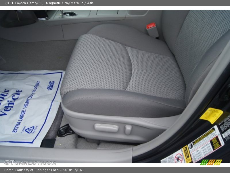 Magnetic Gray Metallic / Ash 2011 Toyota Camry SE