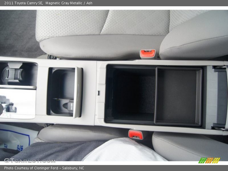 Magnetic Gray Metallic / Ash 2011 Toyota Camry SE
