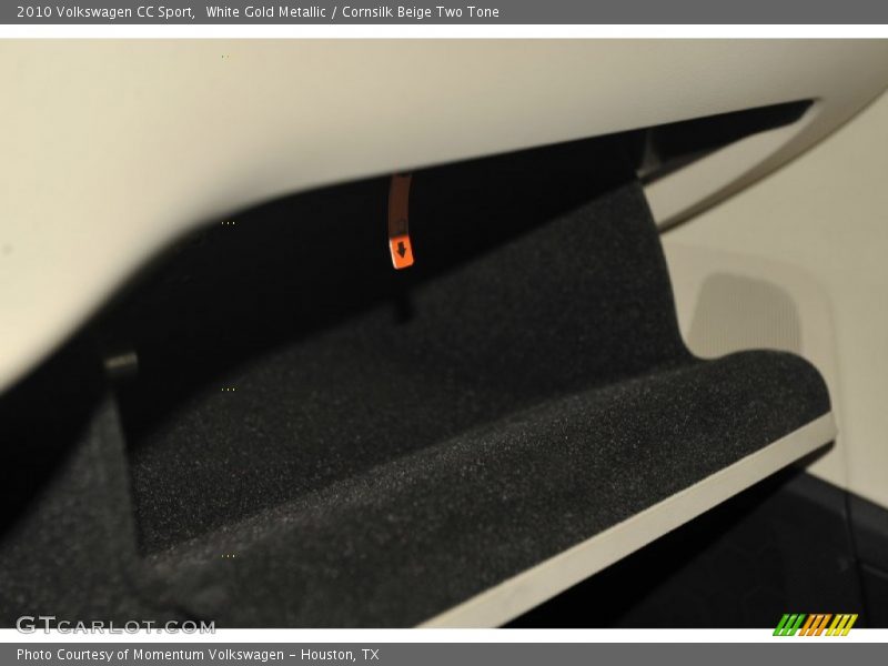 White Gold Metallic / Cornsilk Beige Two Tone 2010 Volkswagen CC Sport