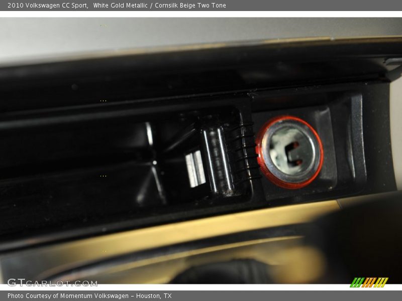White Gold Metallic / Cornsilk Beige Two Tone 2010 Volkswagen CC Sport