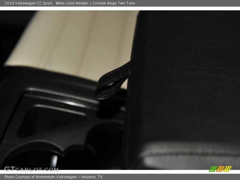 White Gold Metallic / Cornsilk Beige Two Tone 2010 Volkswagen CC Sport