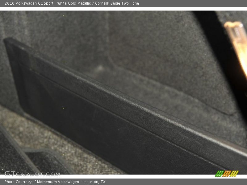 White Gold Metallic / Cornsilk Beige Two Tone 2010 Volkswagen CC Sport