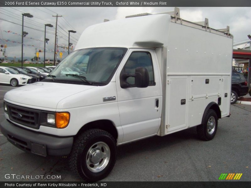 Oxford White / Medium Flint 2006 Ford E Series Cutaway E350 Commercial Utility Truck