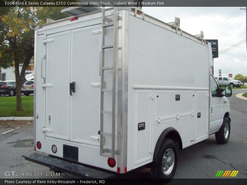 Oxford White / Medium Flint 2006 Ford E Series Cutaway E350 Commercial Utility Truck