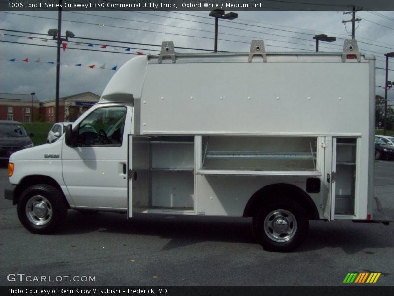 Oxford White / Medium Flint 2006 Ford E Series Cutaway E350 Commercial Utility Truck