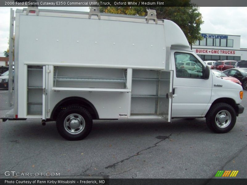 Oxford White / Medium Flint 2006 Ford E Series Cutaway E350 Commercial Utility Truck