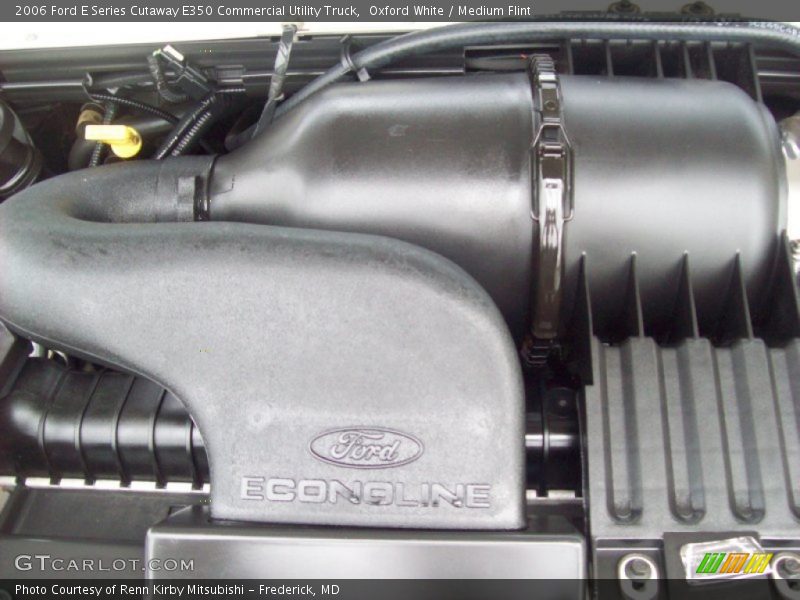 Oxford White / Medium Flint 2006 Ford E Series Cutaway E350 Commercial Utility Truck