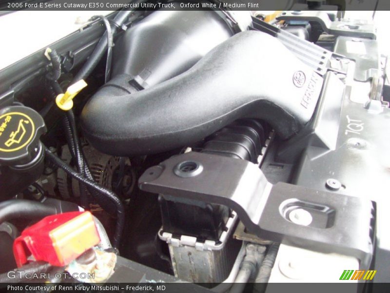 Oxford White / Medium Flint 2006 Ford E Series Cutaway E350 Commercial Utility Truck