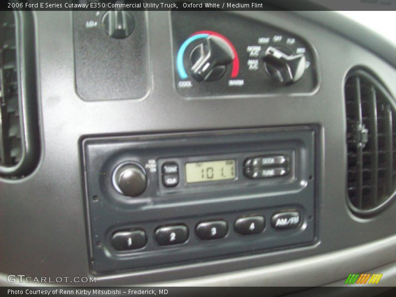 Oxford White / Medium Flint 2006 Ford E Series Cutaway E350 Commercial Utility Truck