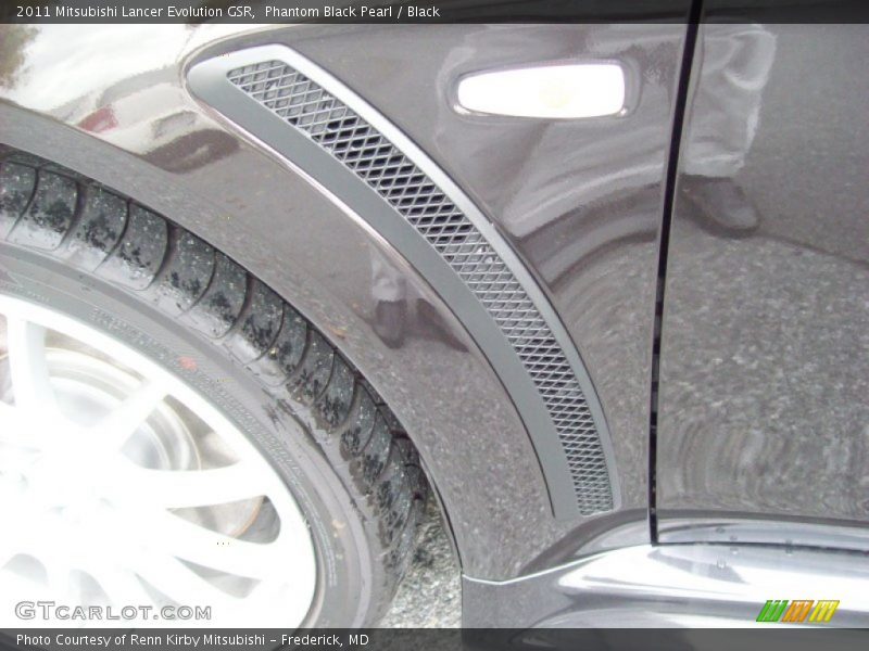 Phantom Black Pearl / Black 2011 Mitsubishi Lancer Evolution GSR