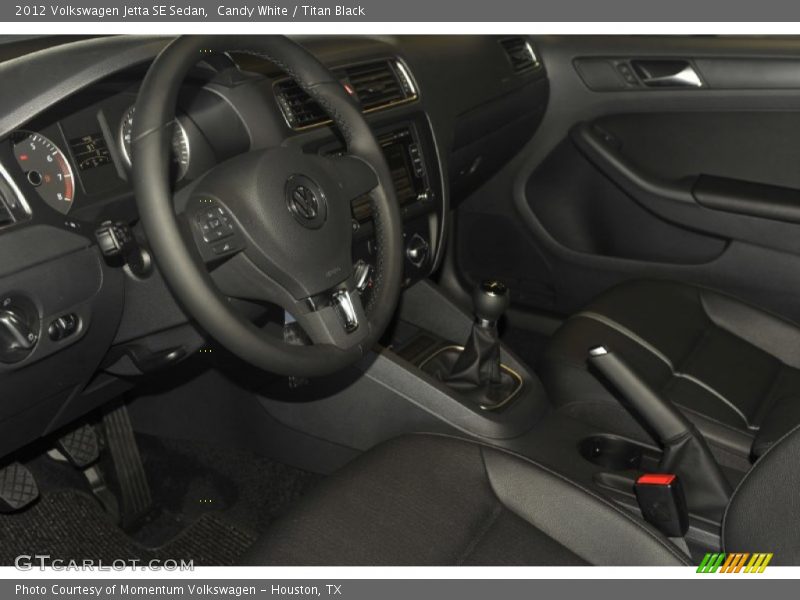 Candy White / Titan Black 2012 Volkswagen Jetta SE Sedan