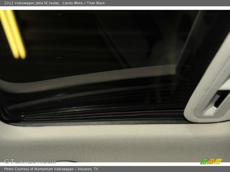 Candy White / Titan Black 2012 Volkswagen Jetta SE Sedan