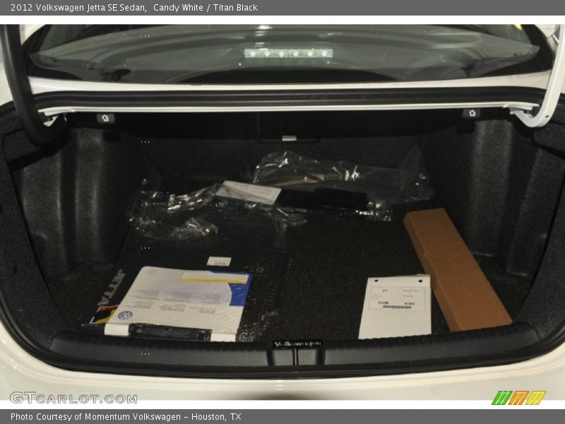 Candy White / Titan Black 2012 Volkswagen Jetta SE Sedan