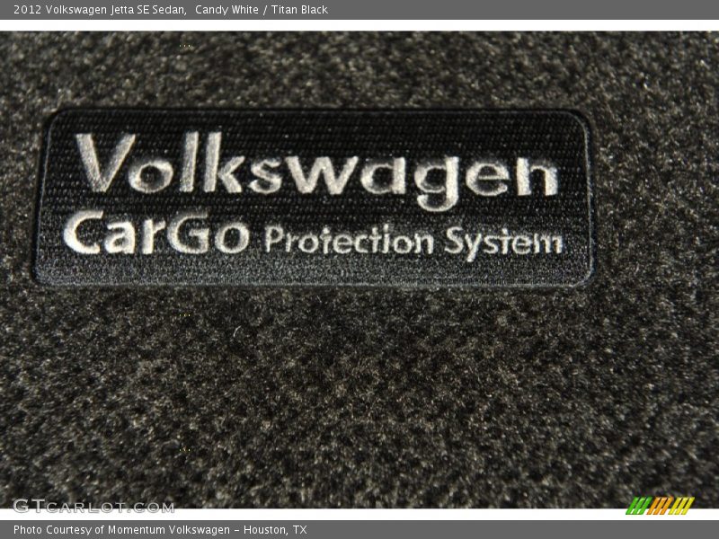 Candy White / Titan Black 2012 Volkswagen Jetta SE Sedan