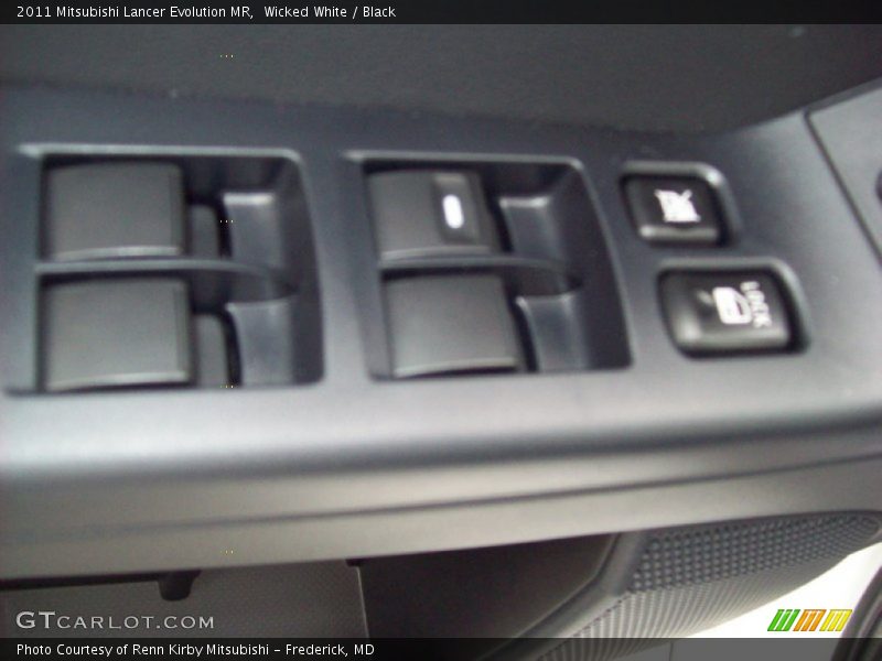 Wicked White / Black 2011 Mitsubishi Lancer Evolution MR