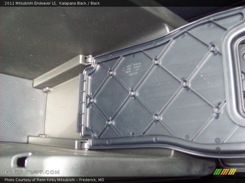 Kalapana Black / Black 2011 Mitsubishi Endeavor LS