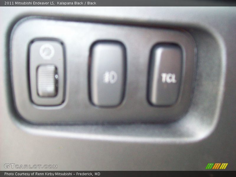 Kalapana Black / Black 2011 Mitsubishi Endeavor LS