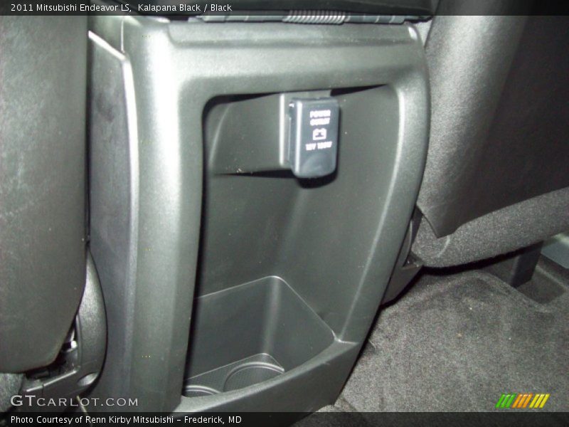 Kalapana Black / Black 2011 Mitsubishi Endeavor LS