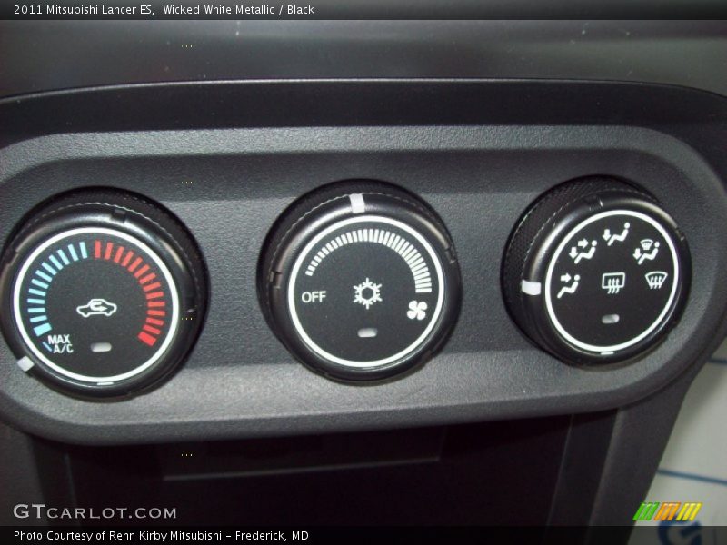 Wicked White Metallic / Black 2011 Mitsubishi Lancer ES