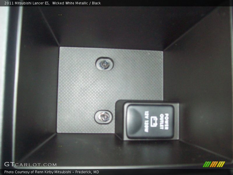 Wicked White Metallic / Black 2011 Mitsubishi Lancer ES