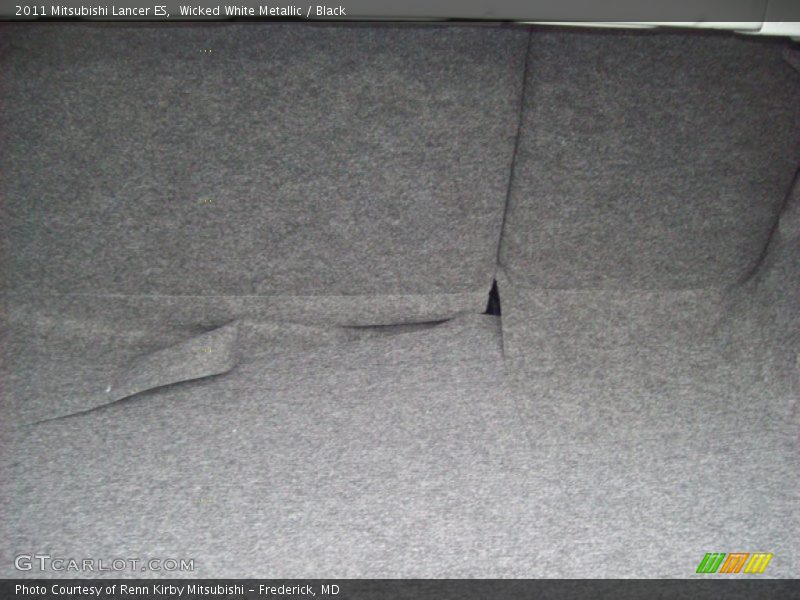 Wicked White Metallic / Black 2011 Mitsubishi Lancer ES