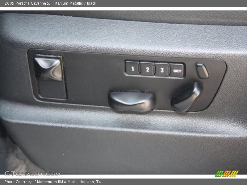 Titanium Metallic / Black 2005 Porsche Cayenne S