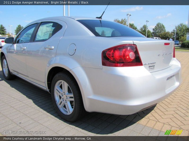 Bright Silver Metallic / Black 2011 Dodge Avenger Mainstreet