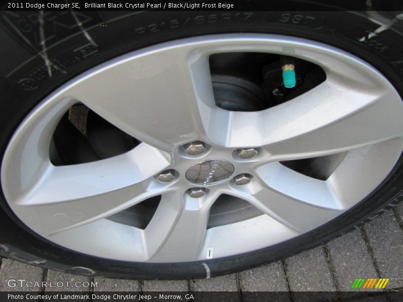 Brilliant Black Crystal Pearl / Black/Light Frost Beige 2011 Dodge Charger SE