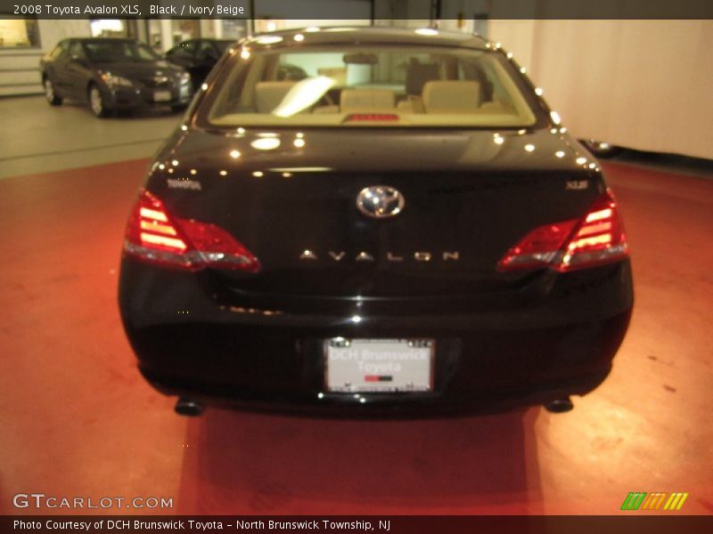 Black / Ivory Beige 2008 Toyota Avalon XLS