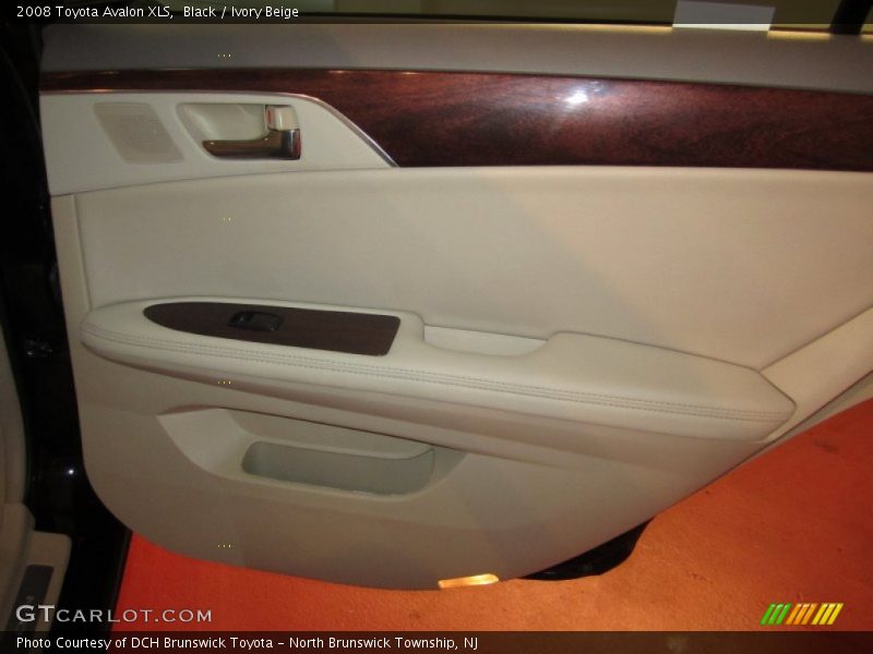 Black / Ivory Beige 2008 Toyota Avalon XLS