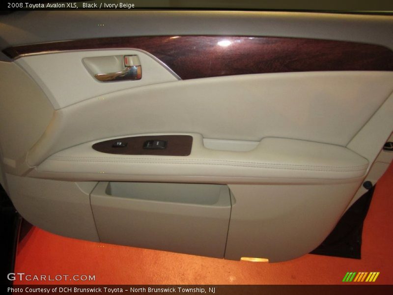 Black / Ivory Beige 2008 Toyota Avalon XLS
