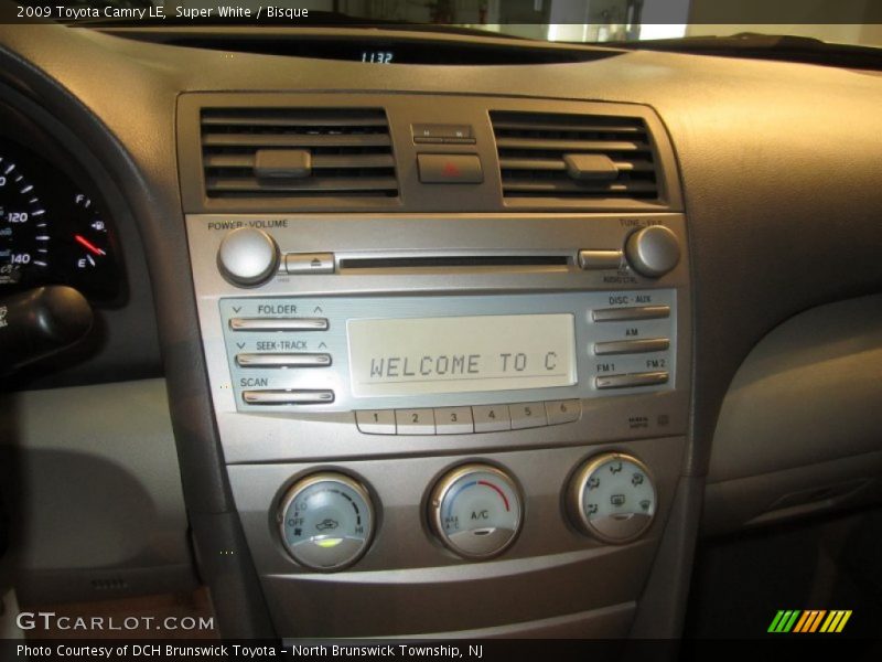 Super White / Bisque 2009 Toyota Camry LE
