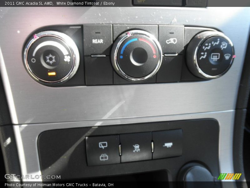 Controls of 2011 Acadia SL AWD
