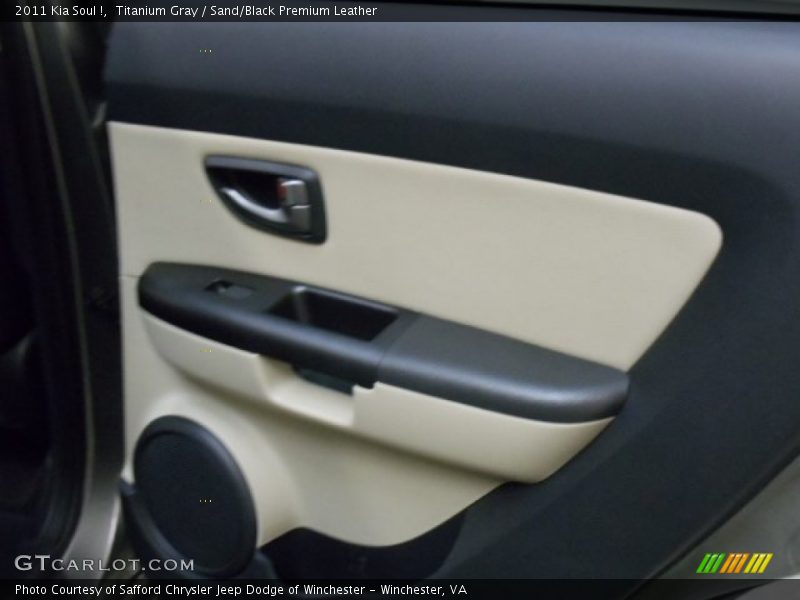 Titanium Gray / Sand/Black Premium Leather 2011 Kia Soul !