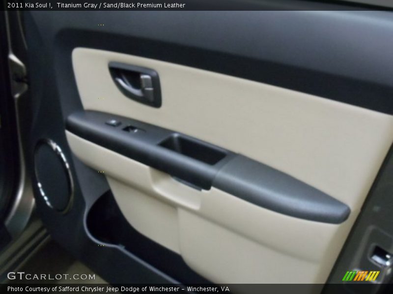 Titanium Gray / Sand/Black Premium Leather 2011 Kia Soul !
