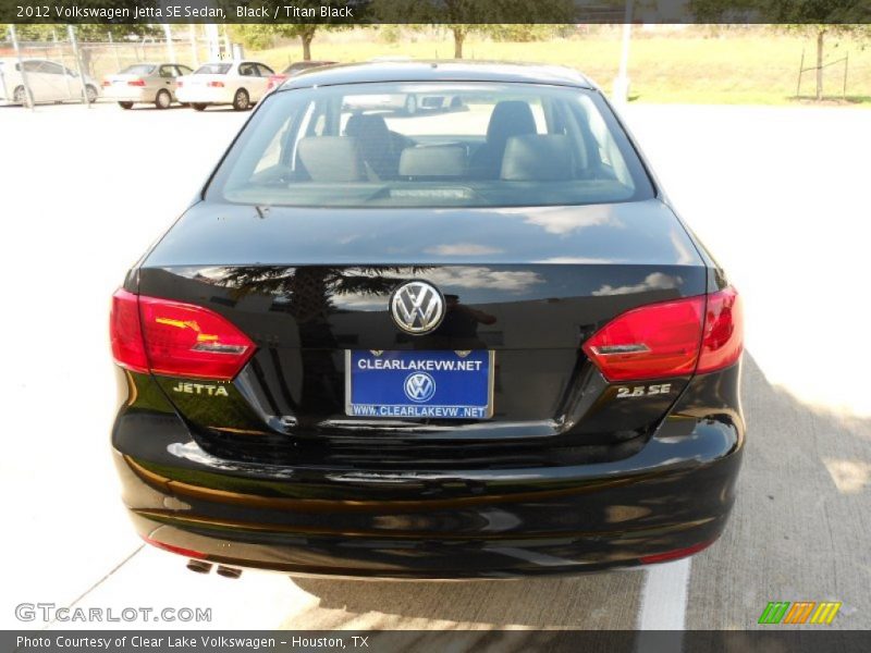 Black / Titan Black 2012 Volkswagen Jetta SE Sedan